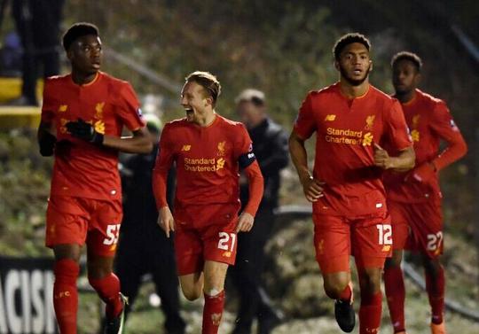 山东泰山面临大规模阵容调整，两位外援或被清洗，一名球员恐成沉重包袱