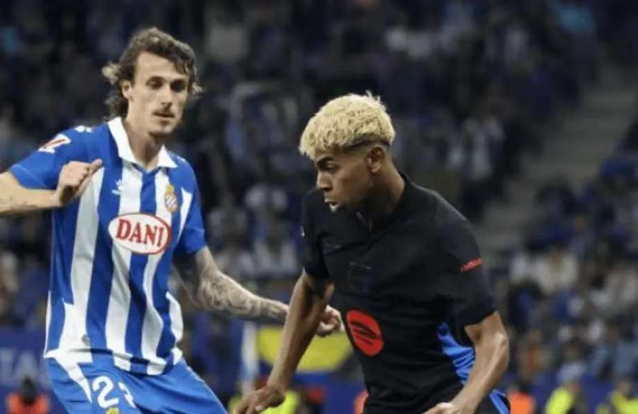 世体：戴上面具的加西亚像个超级英雄，他是弗里克的王牌球员